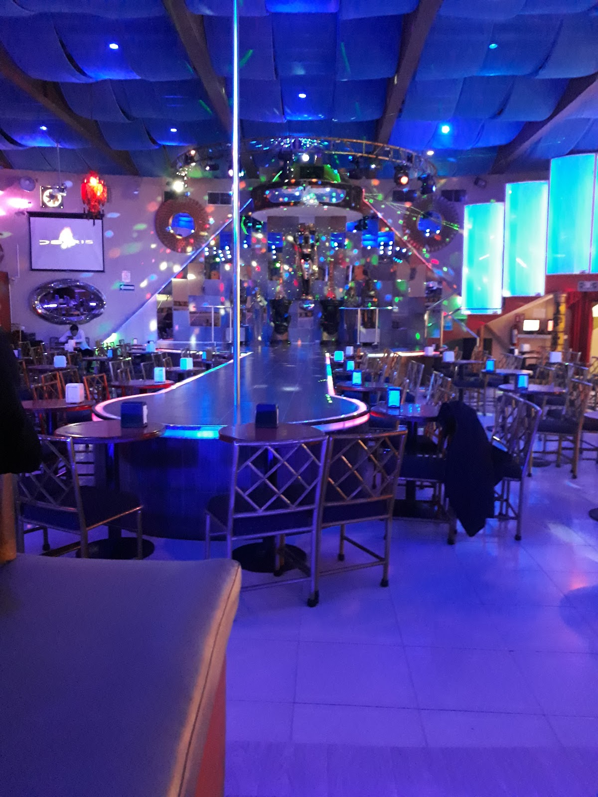 Osiris Cabaret de Medio dia