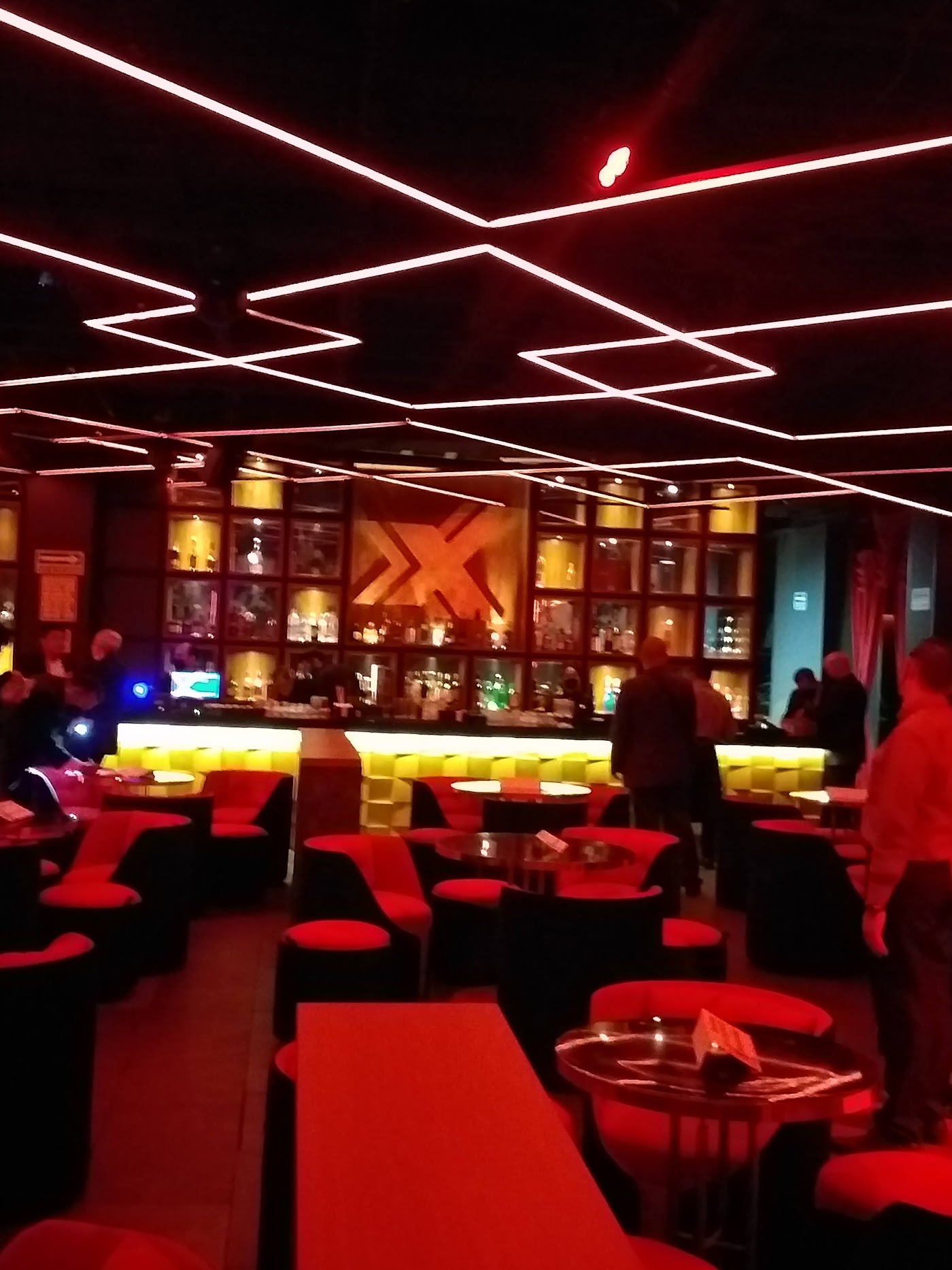 EXXXESS RESTAURANTE BAR&MENSCLUB