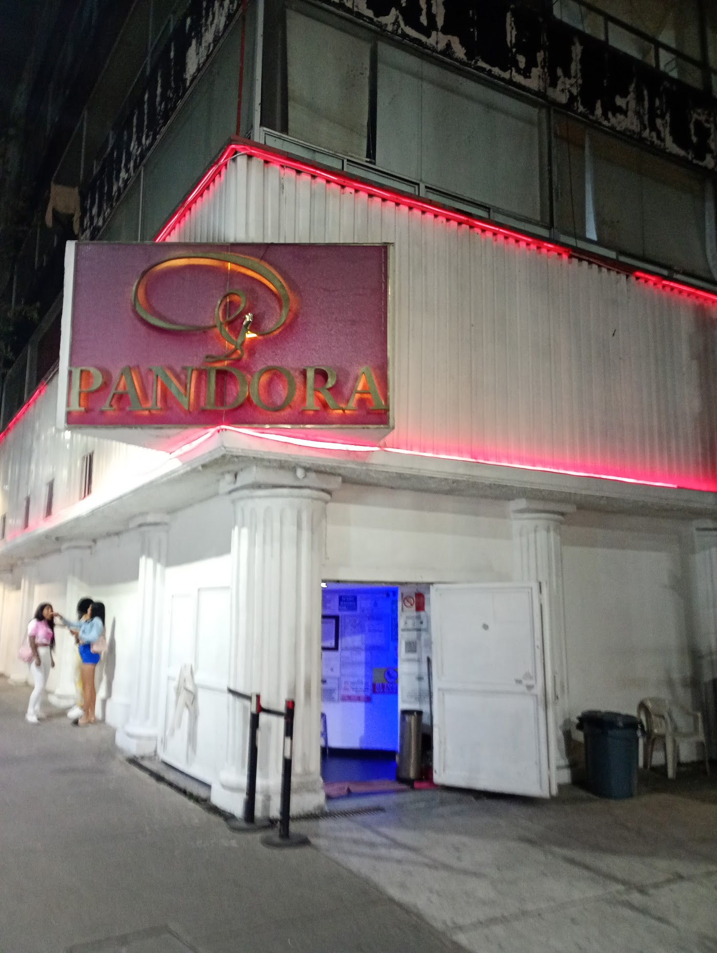 Pandora night club