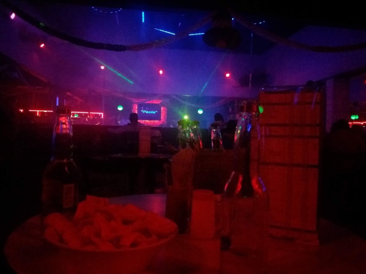 Chicas Bar