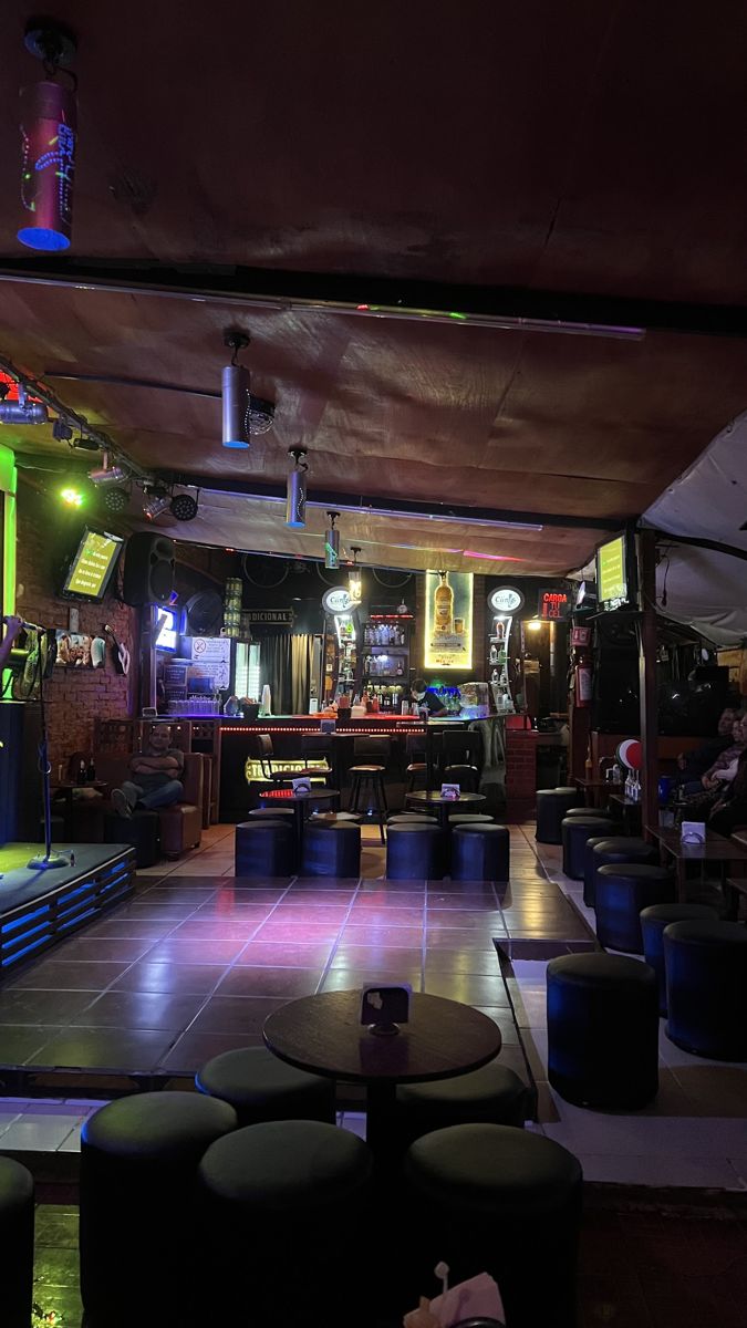 FLAMINGOS NIGHT CLUB – foto 2