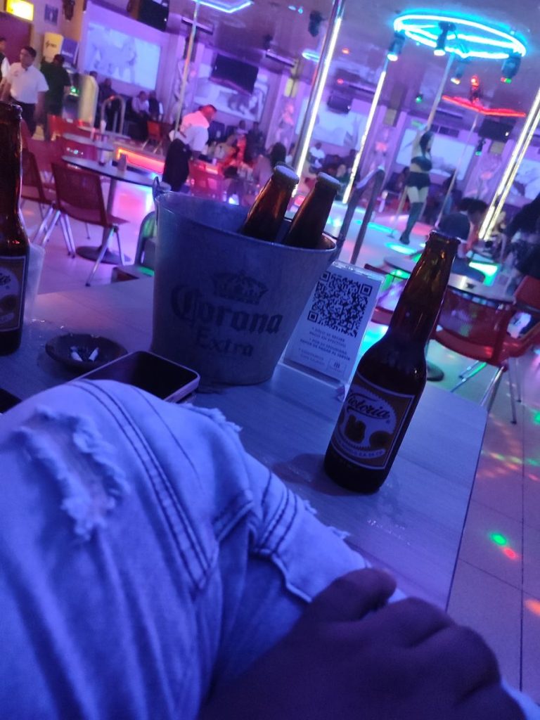 FLAMINGOS NIGHT CLUB – foto 3