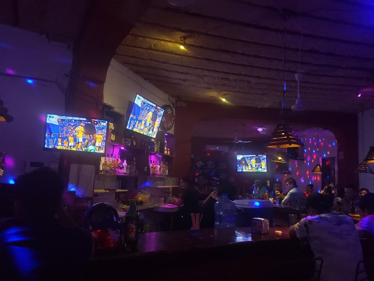 La Campana Grande Sport Bar