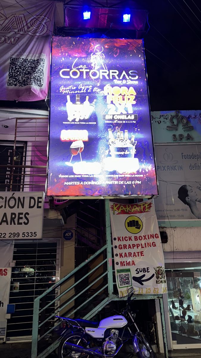 Las Cotorras Restaurant-Bar