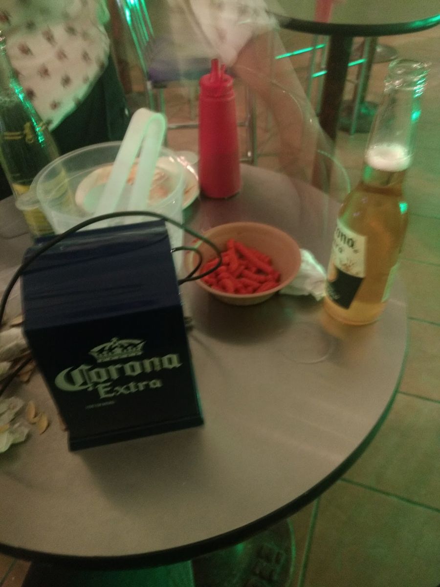 Las Divas Bar